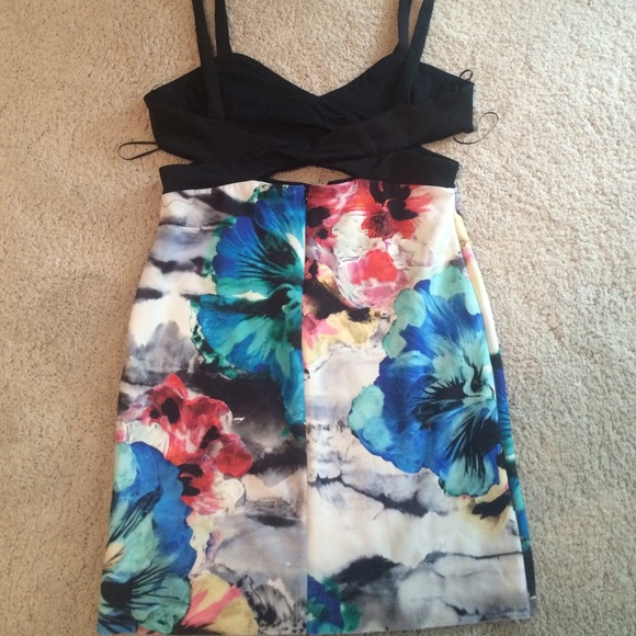 Dress - Picture 2 of 2