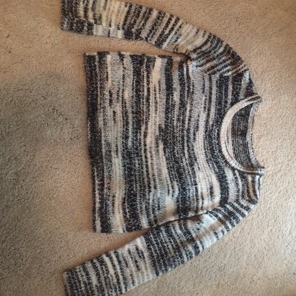 sweater - Picture 1 of 2