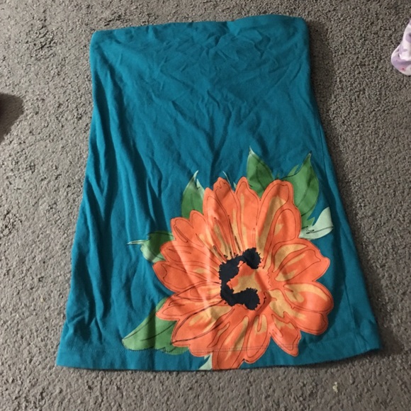 Women's strapless shirt