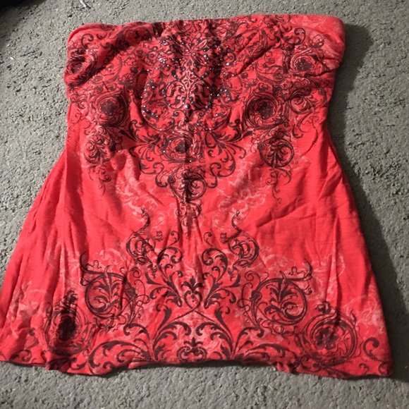 Women's strapless shirt