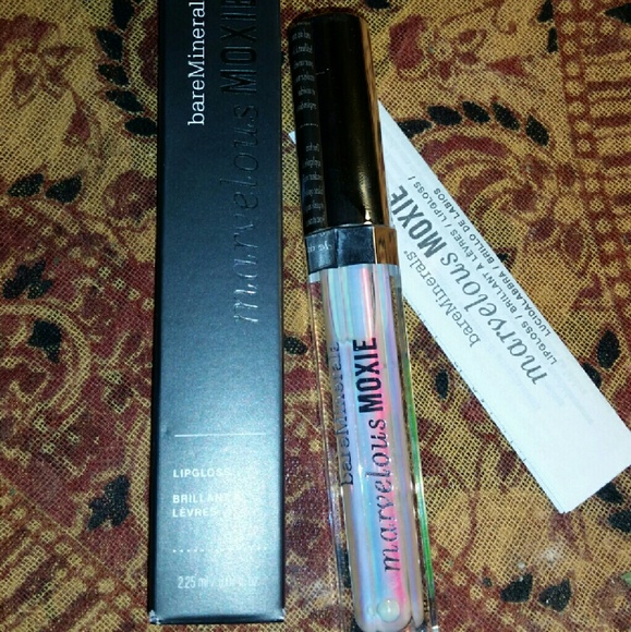 Lipgloss bare minerals and buxom brand