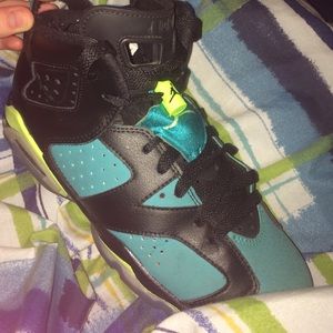 Jordan 6's turbo green. 6Y