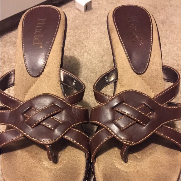 Mudd sandals