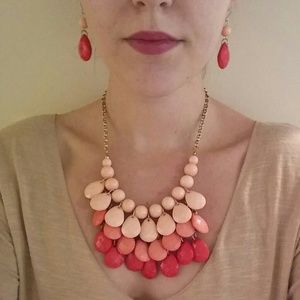 (NWT)Bundle Statement Necklace & Matching Earrings