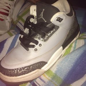 Jordan 3 Wolf Grey . 6Y