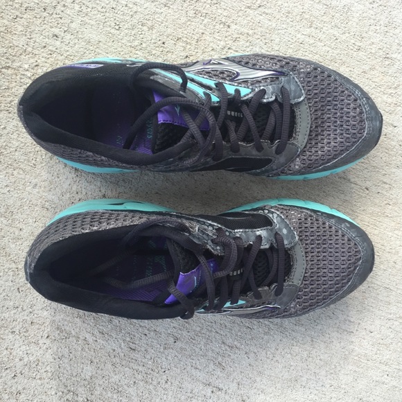 Mizuno running shoes