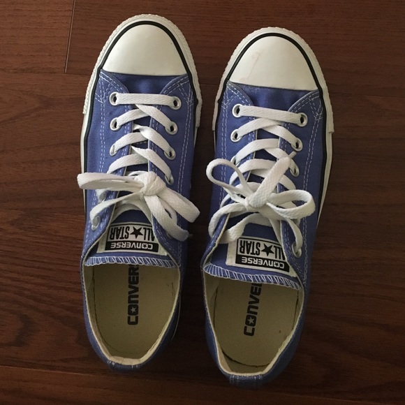 Blue converse chucks