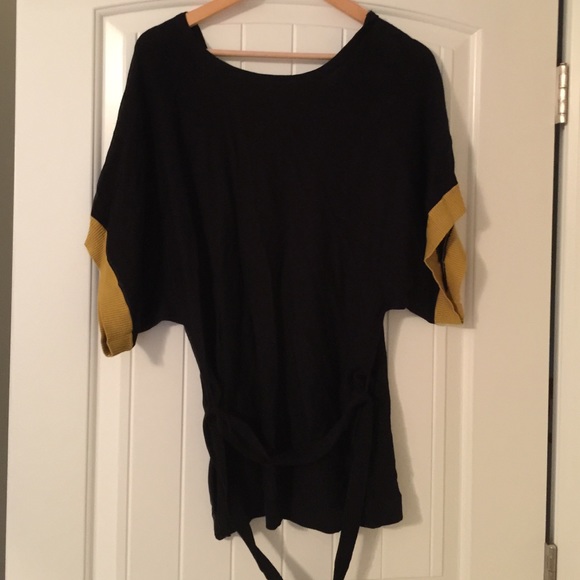 Sweater top with belt and v back