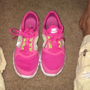 Pink nike free run 3