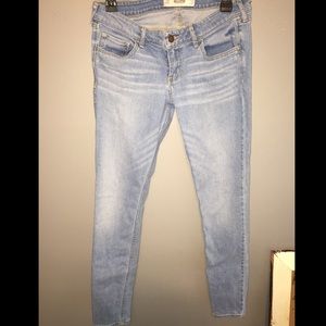 Hollister light wash skinny jeans