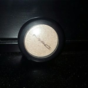 Blonde streak MAC eyeshadow