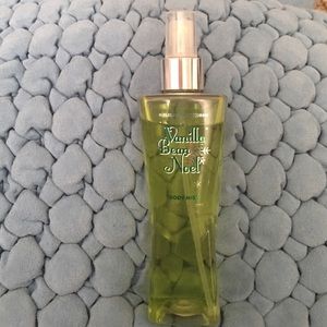 Bath and body works Body mist "Vanilla Bean Noel"