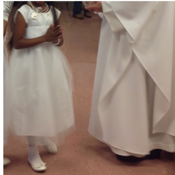 Beautiful white dress for any occasion. - Picture 3 of 3