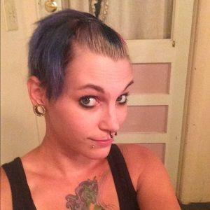 Meet your Posher, Ashley