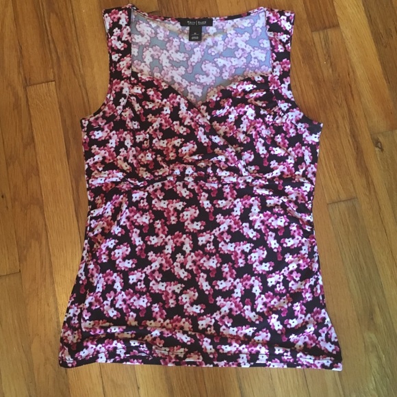 White House Black Market sleeveless top