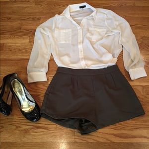 Forever 21 dress shorts with back zipper