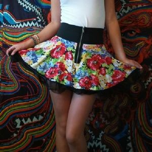 Cute flower print skirt