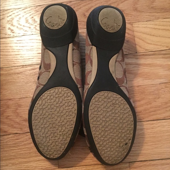 Coach Khaki and Brown Patent Signature Flats - Picture 2 of 4