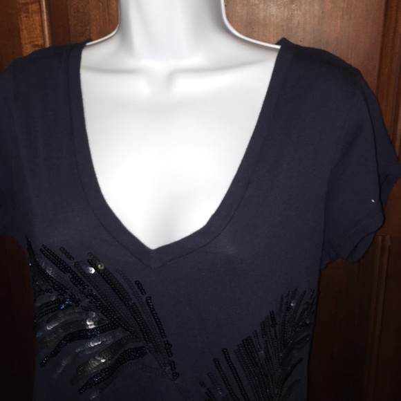 Express sequins t-shirt. - Picture 3 of 4