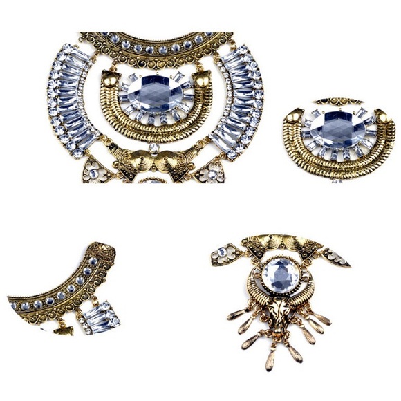 CLOSET CLOSING - Goddess Statement Necklace - Picture 4 of 4