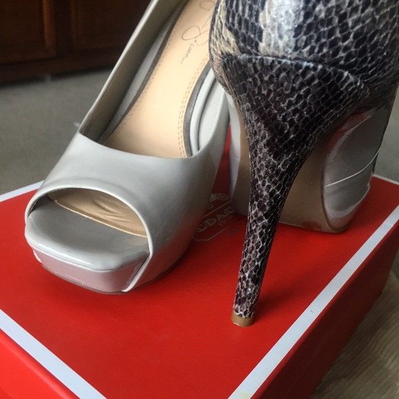 Jessica Simpson heels 9.5 wore at wedding only