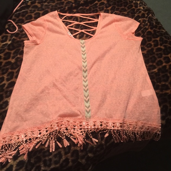 Maurice's tee-shirt