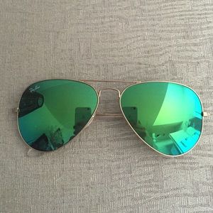 Ray ban aviators with mirror lense