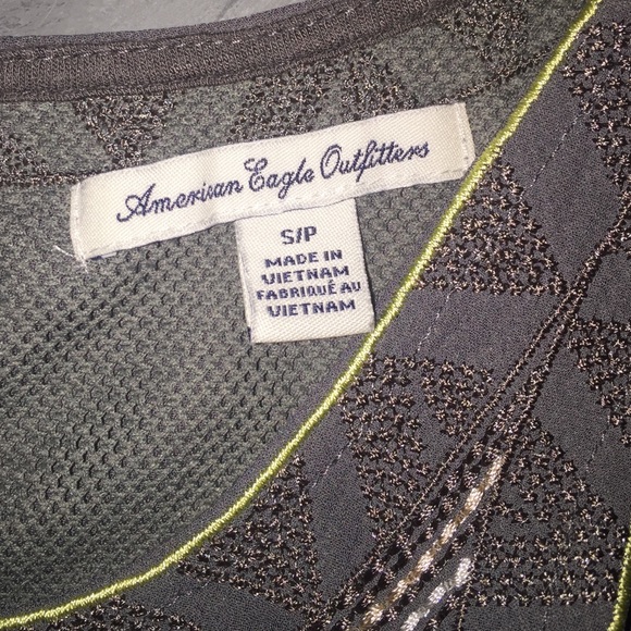 American Eagle top - Picture 2 of 2