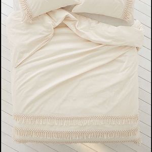 • Full/ queen size urban outfitters duvet cover •
