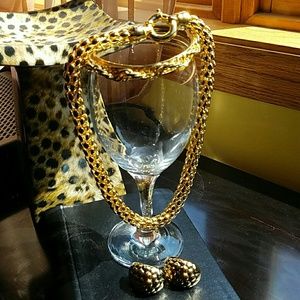 CHUNKY GOLD TONE NECKLACE AND EARINGS BUNDLE