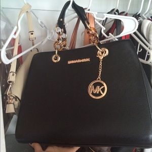 Mk bag 50$ accepting offers