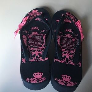 Juicy Couture black and pink sandals
