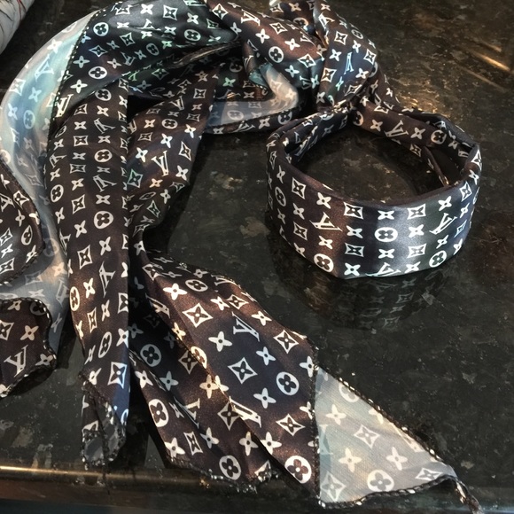 Head scarf in multiple colors.