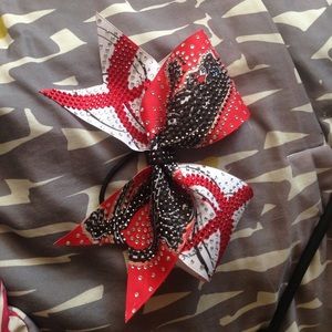 TRADING WITH ALEXIS!!! Panthers cheer bow!!