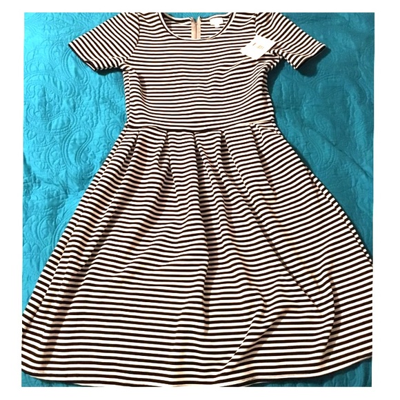 Large LuLaRoe Amelia dress