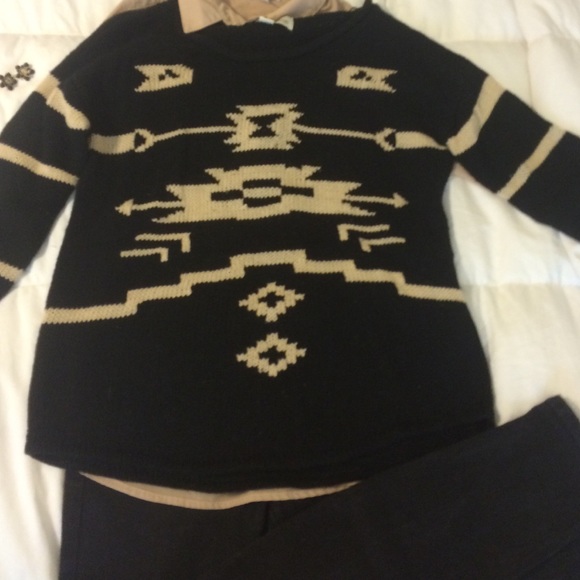 Black skinny jean outfit with FREE earrings!!