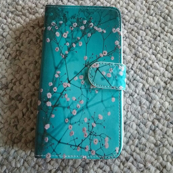 Phone Wallet Case-Closet Closing March 31st - Picture 2 of 4