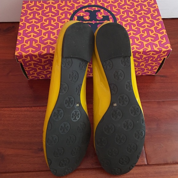 Tory Burch Yellow Patent Reva Flats Size 9 - Picture 3 of 4