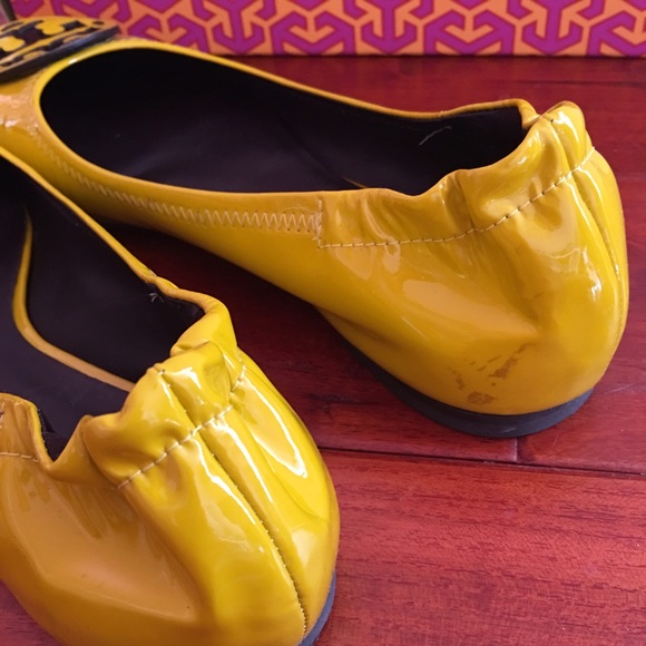 Tory Burch Yellow Patent Reva Flats Size 9 - Picture 4 of 4