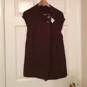 Brown, sleeveless sweater
