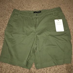 'Military Olive' Zac & Rachel shorts