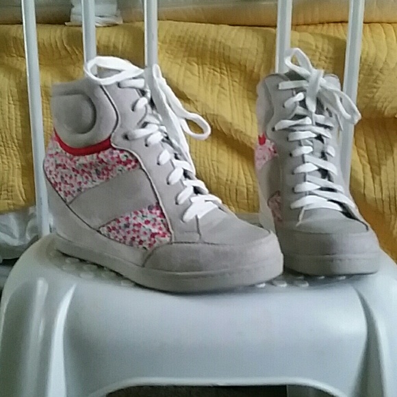 Hidden wedge sneakers
