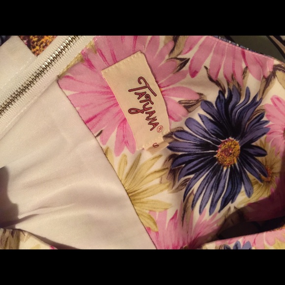 Tatyana Jeannie Floral Swing Dress - Picture 4 of 4