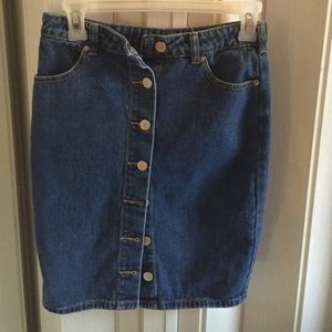F21 Button up denim skirt