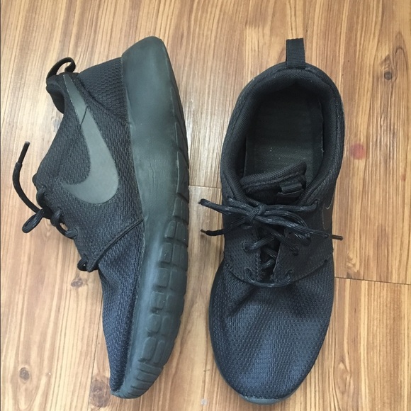 Black nike