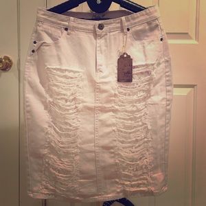 White denim lace skirt