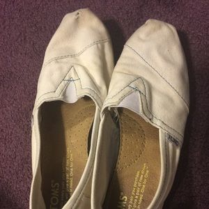 White Toms {SIZE 6.5}