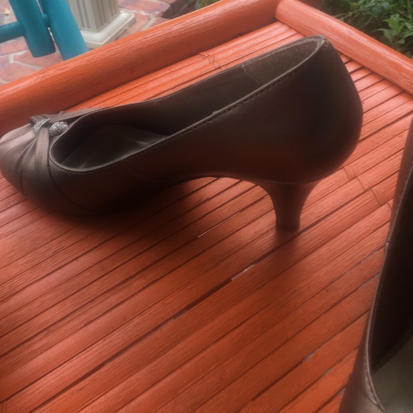 Bronze Heels - Picture 2 of 4