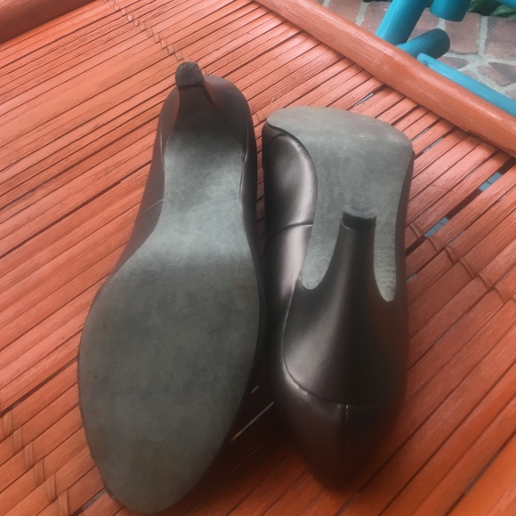 Bronze Heels - Picture 3 of 4