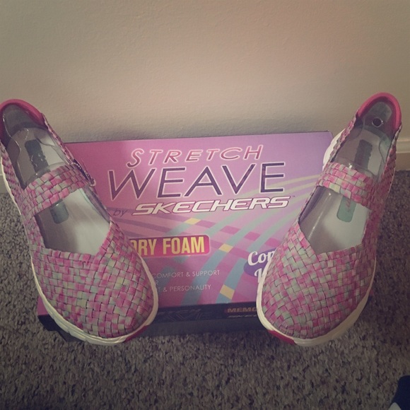 Stretch wave memory foam by Skechers